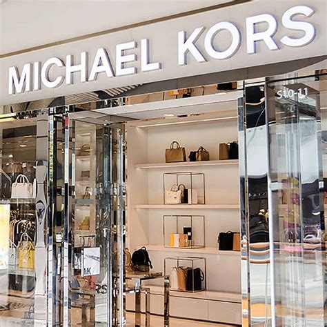 michael kors returns.